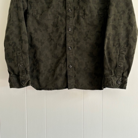 Roots men's green camo print button down long sleeve cotton blend shirt size L - Picture 4 of 14